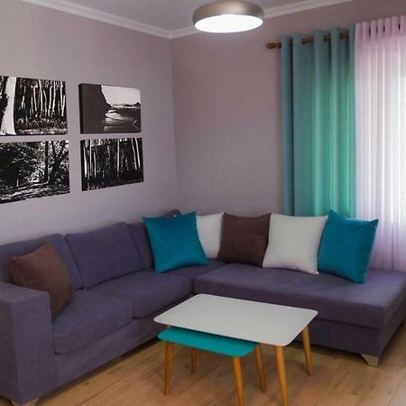 Modern Furnished Apartment With View 티라나 외부 사진