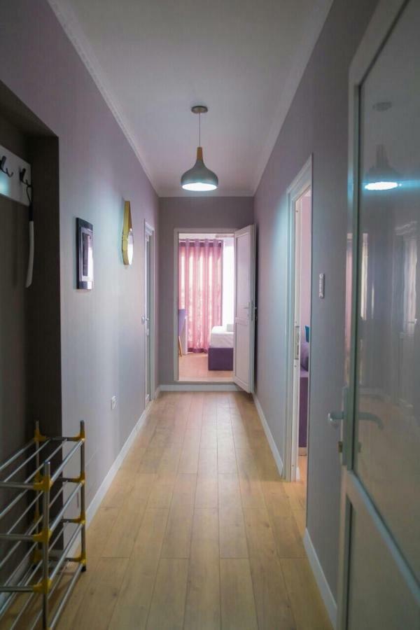 Modern Furnished Apartment With View 티라나 외부 사진