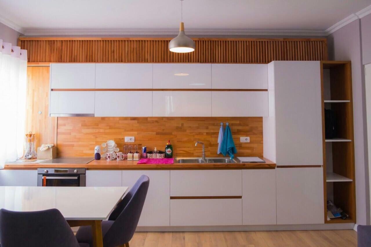 Modern Furnished Apartment With View 티라나 외부 사진