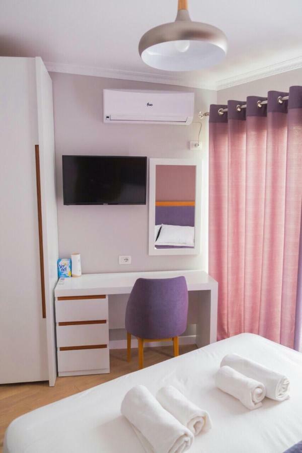 Modern Furnished Apartment With View 티라나 외부 사진