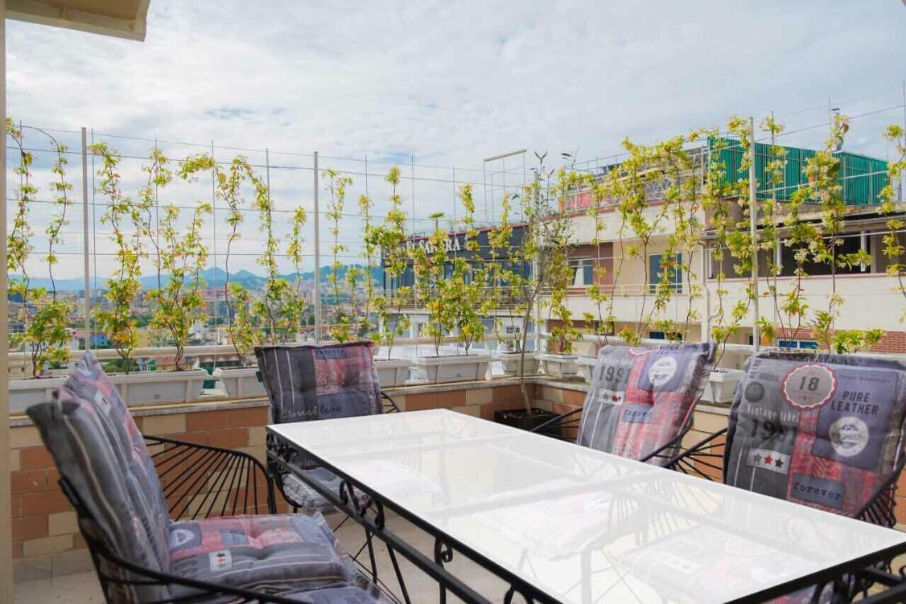 Modern Furnished Apartment With View 티라나 외부 사진