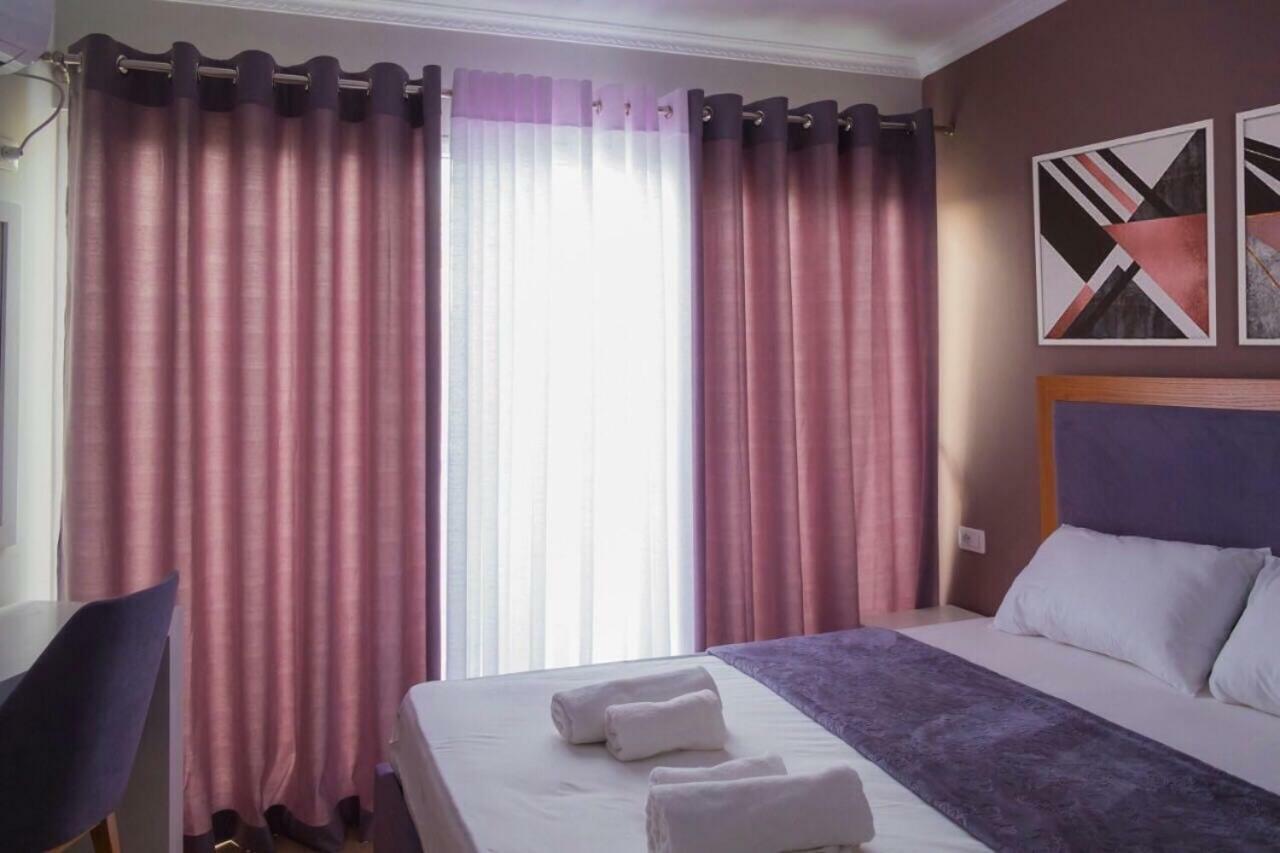 Modern Furnished Apartment With View 티라나 외부 사진